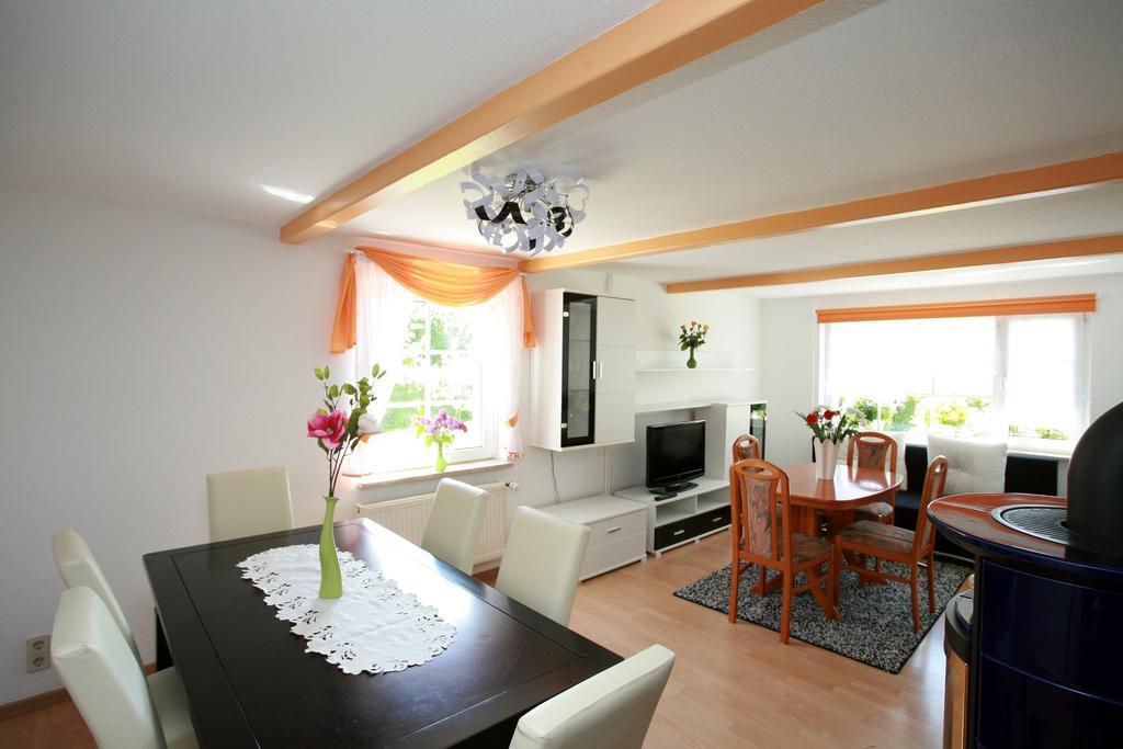 Ferienwohnanlage Bruckner Apartment Росток Екстериор снимка